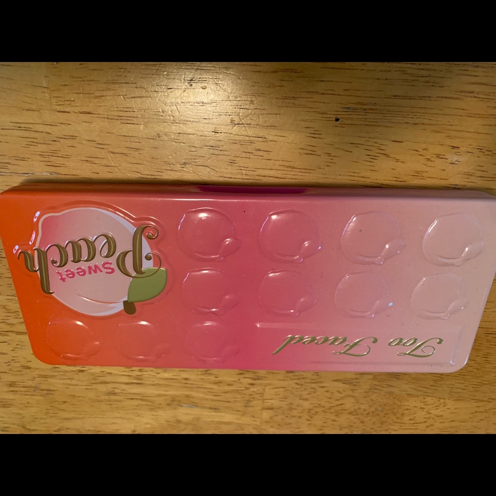 Two faced, sweet peach
